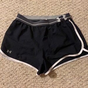 Black athletic under armour gym shorts!